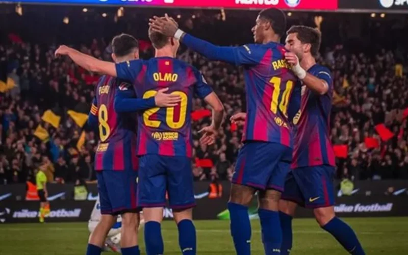 صوت المعلق.. هوية واصف مباراة برشلونة وريال مايوركا الليلة في الدوري الإسباني